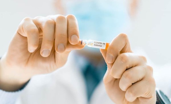 Comment une entreprise peut-elle se prémunir contre les risques juridiques liés aux avis négatifs en ligne?