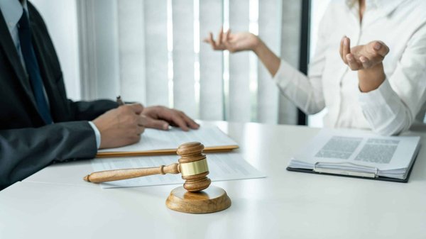 Comprendre le rôle du notaire fiscaliste : quelles sont ses missions ?